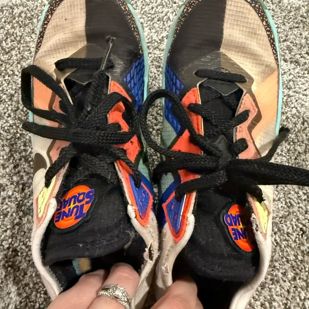 Nike LeBron 18 XVIII low tune squad space jam basketball shoes, youth size 4.5 - Picture 4 of 14